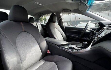 Toyota Camry, 2018 год, 2 750 000 рублей, 7 фотография