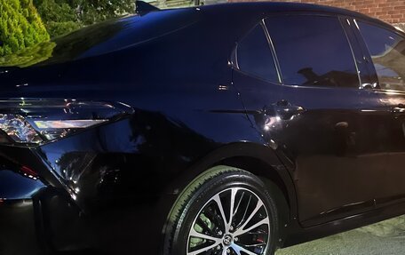 Toyota Camry, 2020 год, 3 300 000 рублей, 2 фотография