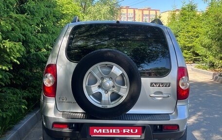 Chevrolet Niva I рестайлинг, 2011 год, 590 000 рублей, 4 фотография