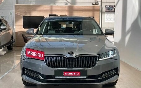 Skoda Superb III рестайлинг, 2025 год, 4 600 000 рублей, 3 фотография