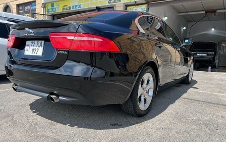Jaguar XE I рестайлинг, 2018 год, 1 850 000 рублей, 4 фотография