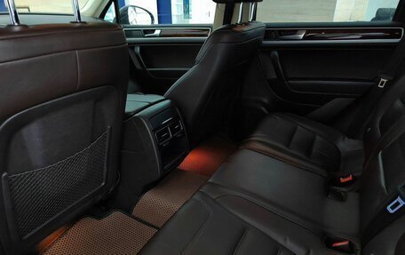 Volkswagen Touareg III, 2011 год, 2 060 000 рублей, 10 фотография