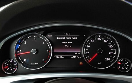 Volkswagen Touareg III, 2011 год, 2 060 000 рублей, 6 фотография
