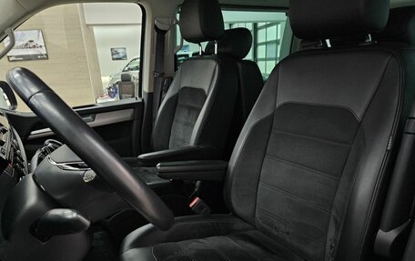 Volkswagen Multivan T6 рестайлинг, 2018 год, 4 910 000 рублей, 4 фотография