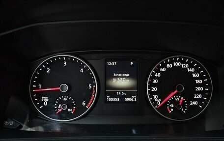 Volkswagen Multivan T6 рестайлинг, 2018 год, 4 910 000 рублей, 6 фотография