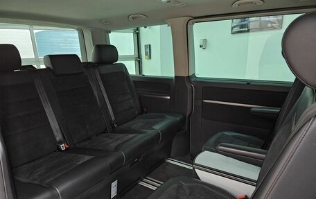 Volkswagen Multivan T6 рестайлинг, 2018 год, 4 910 000 рублей, 9 фотография