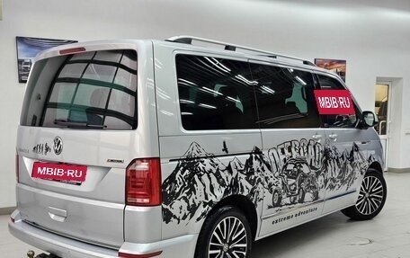 Volkswagen Multivan T6 рестайлинг, 2018 год, 4 910 000 рублей, 2 фотография