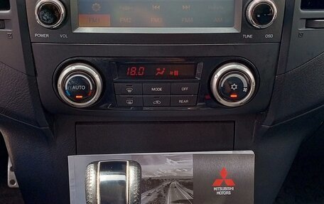 Mitsubishi Pajero IV, 2014 год, 2 200 000 рублей, 11 фотография