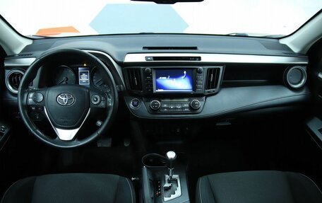 Toyota RAV4, 2019 год, 2 390 000 рублей, 12 фотография