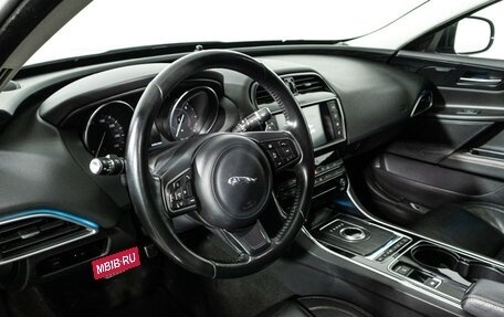 Jaguar XE I рестайлинг, 2016 год, 1 979 010 рублей, 11 фотография