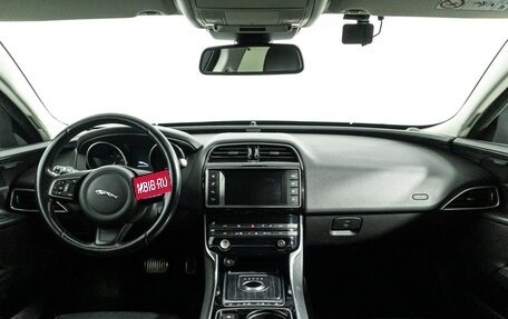 Jaguar XE I рестайлинг, 2016 год, 1 979 010 рублей, 13 фотография