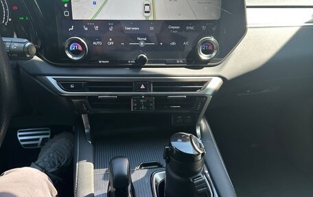 Lexus RX IV рестайлинг, 2023 год, 7 959 000 рублей, 7 фотография