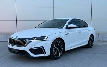 Skoda Octavia IV, 2022 год, 2 200 000 рублей, 1 фотография