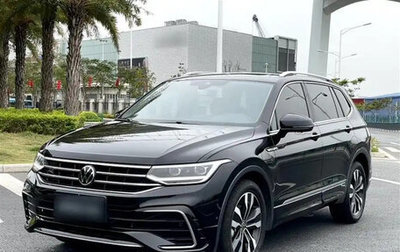 Volkswagen Tiguan II, 2022 год, 2 500 000 рублей, 1 фотография
