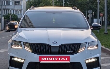 Skoda Octavia RS, 2019 год, 2 980 000 рублей, 2 фотография