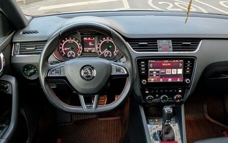 Skoda Octavia RS, 2019 год, 2 980 000 рублей, 15 фотография