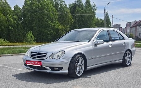 Mercedes-Benz C-Класс, 2005 год, 990 000 рублей, 4 фотография