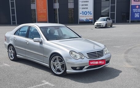 Mercedes-Benz C-Класс, 2005 год, 990 000 рублей, 2 фотография