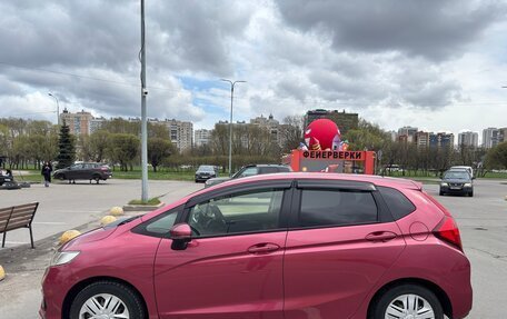 Honda Fit III, 2018 год, 1 200 000 рублей, 6 фотография