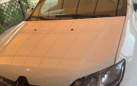 Renault Logan II, 2017 год, 750 000 рублей, 2 фотография