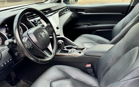 Toyota Camry, 2019 год, 3 000 000 рублей, 11 фотография