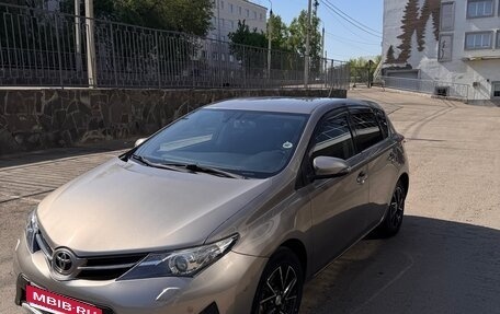 Toyota Auris II, 2013 год, 1 550 000 рублей, 3 фотография