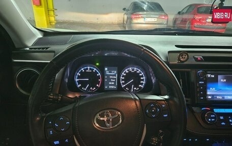Toyota RAV4, 2017 год, 2 050 000 рублей, 4 фотография