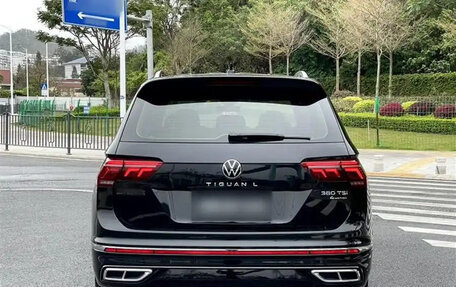 Volkswagen Tiguan II, 2022 год, 2 500 000 рублей, 5 фотография