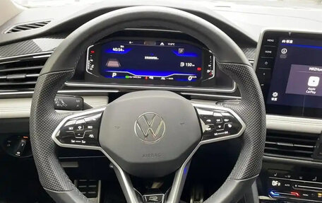 Volkswagen Tiguan II, 2022 год, 2 500 000 рублей, 8 фотография