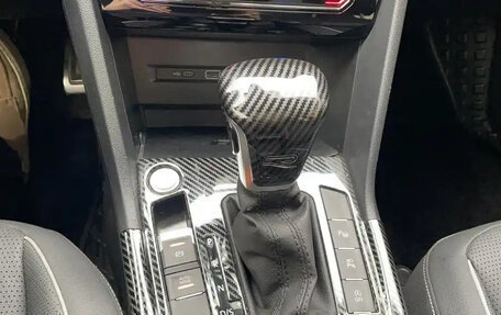 Volkswagen Tiguan II, 2022 год, 2 500 000 рублей, 9 фотография