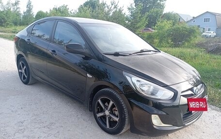 Hyundai Solaris II рестайлинг, 2012 год, 590 000 рублей, 2 фотография