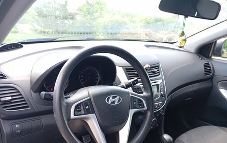 Hyundai Solaris II рестайлинг, 2012 год, 590 000 рублей, 10 фотография