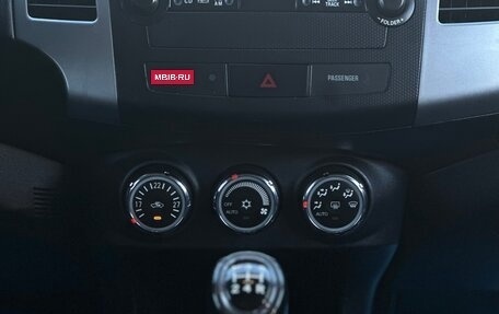 Mitsubishi Outlander III рестайлинг 3, 2011 год, 1 235 000 рублей, 15 фотография