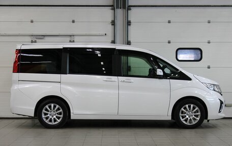 Honda Stepwgn IV, 2015 год, 1 760 000 рублей, 4 фотография