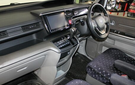 Honda Stepwgn IV, 2015 год, 1 760 000 рублей, 19 фотография