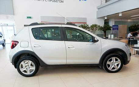 Renault Sandero II рестайлинг, 2016 год, 960 000 рублей, 8 фотография