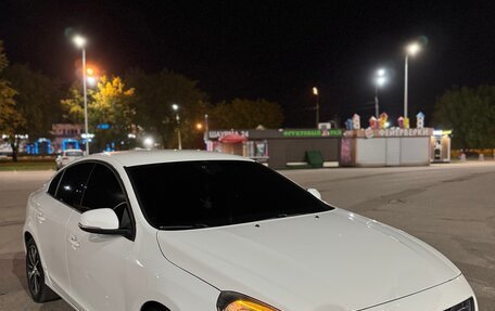 Volvo S60 III, 2012 год, 900 000 рублей, 2 фотография