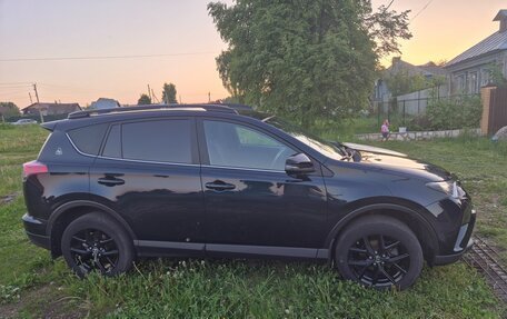 Toyota RAV4, 2019 год, 2 999 000 рублей, 3 фотография