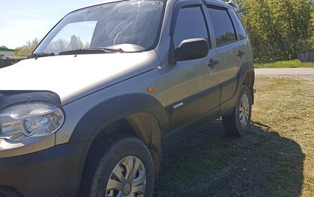 Chevrolet Niva I рестайлинг, 2011 год, 419 000 рублей, 2 фотография