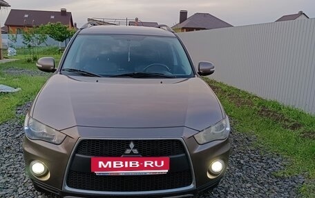 Mitsubishi Outlander III рестайлинг 3, 2012 год, 1 350 000 рублей, 10 фотография