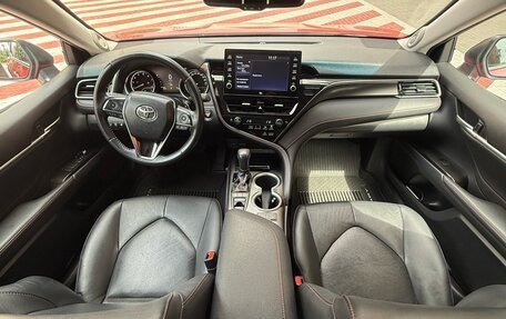 Toyota Camry, 2021 год, 3 680 000 рублей, 10 фотография