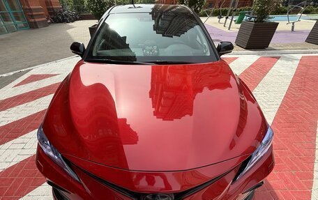 Toyota Camry, 2021 год, 3 680 000 рублей, 2 фотография