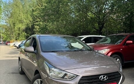 Hyundai Solaris II рестайлинг, 2018 год, 1 310 000 рублей, 1 фотография