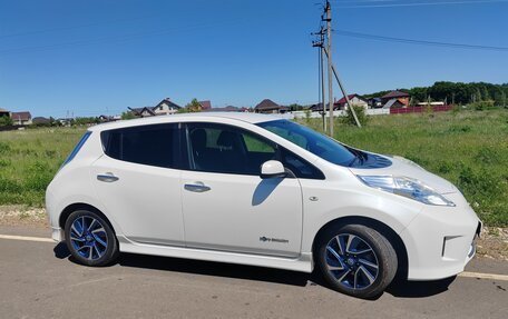 Nissan Leaf I, 2015 год, 950 000 рублей, 3 фотография