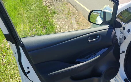 Nissan Leaf I, 2015 год, 950 000 рублей, 13 фотография
