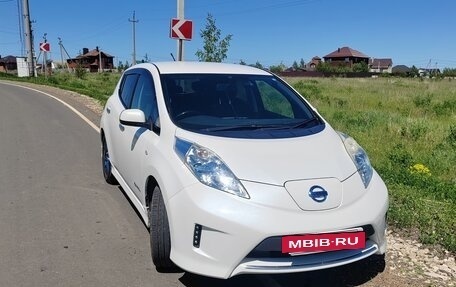 Nissan Leaf I, 2015 год, 950 000 рублей, 2 фотография