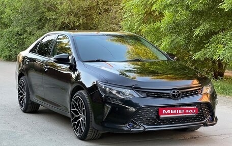 Toyota Camry, 2016 год, 2 300 000 рублей, 10 фотография