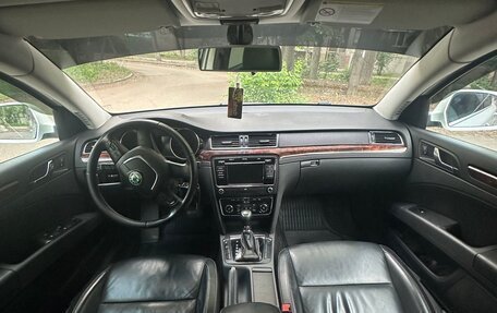 Skoda Superb III рестайлинг, 2013 год, 999 999 рублей, 8 фотография