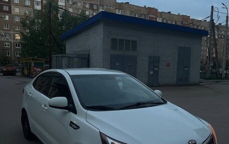 KIA Rio III рестайлинг, 2015 год, 900 000 рублей, 2 фотография