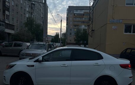 KIA Rio III рестайлинг, 2015 год, 900 000 рублей, 4 фотография